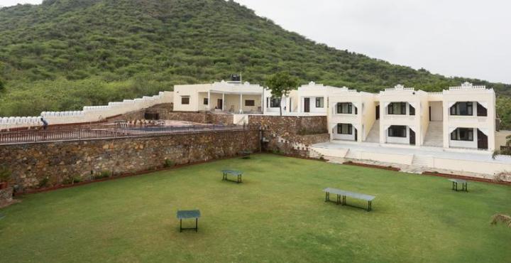 Garden Hotel - Heritage By Hrh Group Of Hotels Udaipur Exterior photo