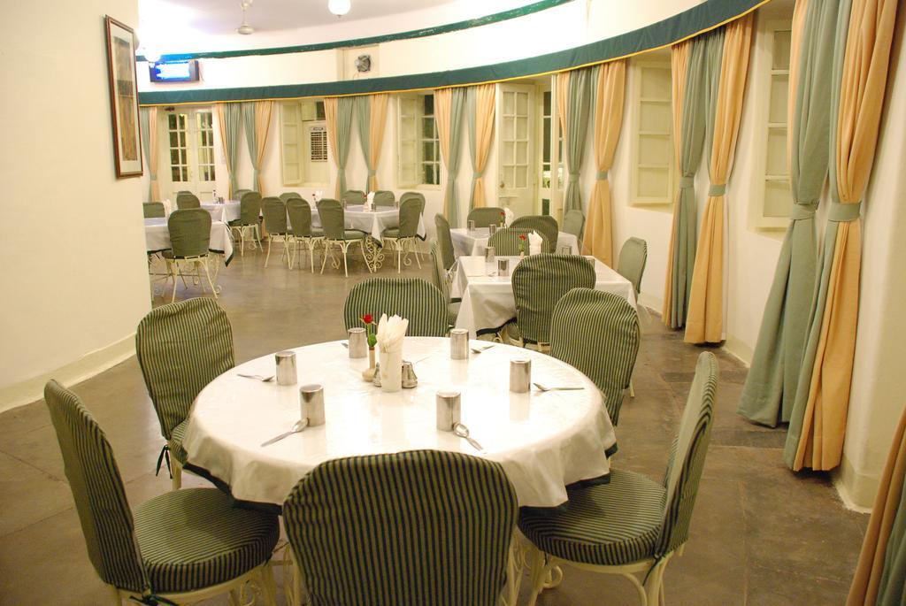 Garden Hotel - Heritage By Hrh Group Of Hotels Udaipur Restaurant photo