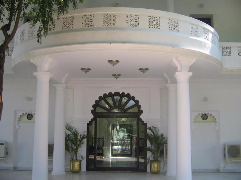 Garden Hotel - Heritage By Hrh Group Of Hotels Udaipur Exterior photo