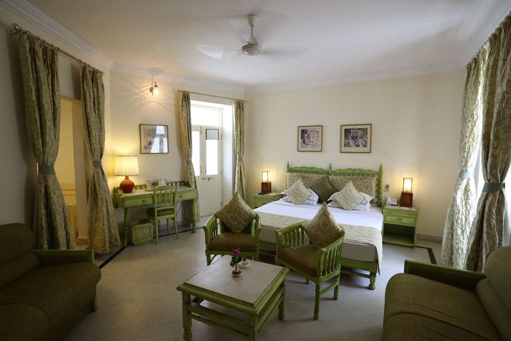 Garden Hotel - Heritage By Hrh Group Of Hotels Udaipur Room photo