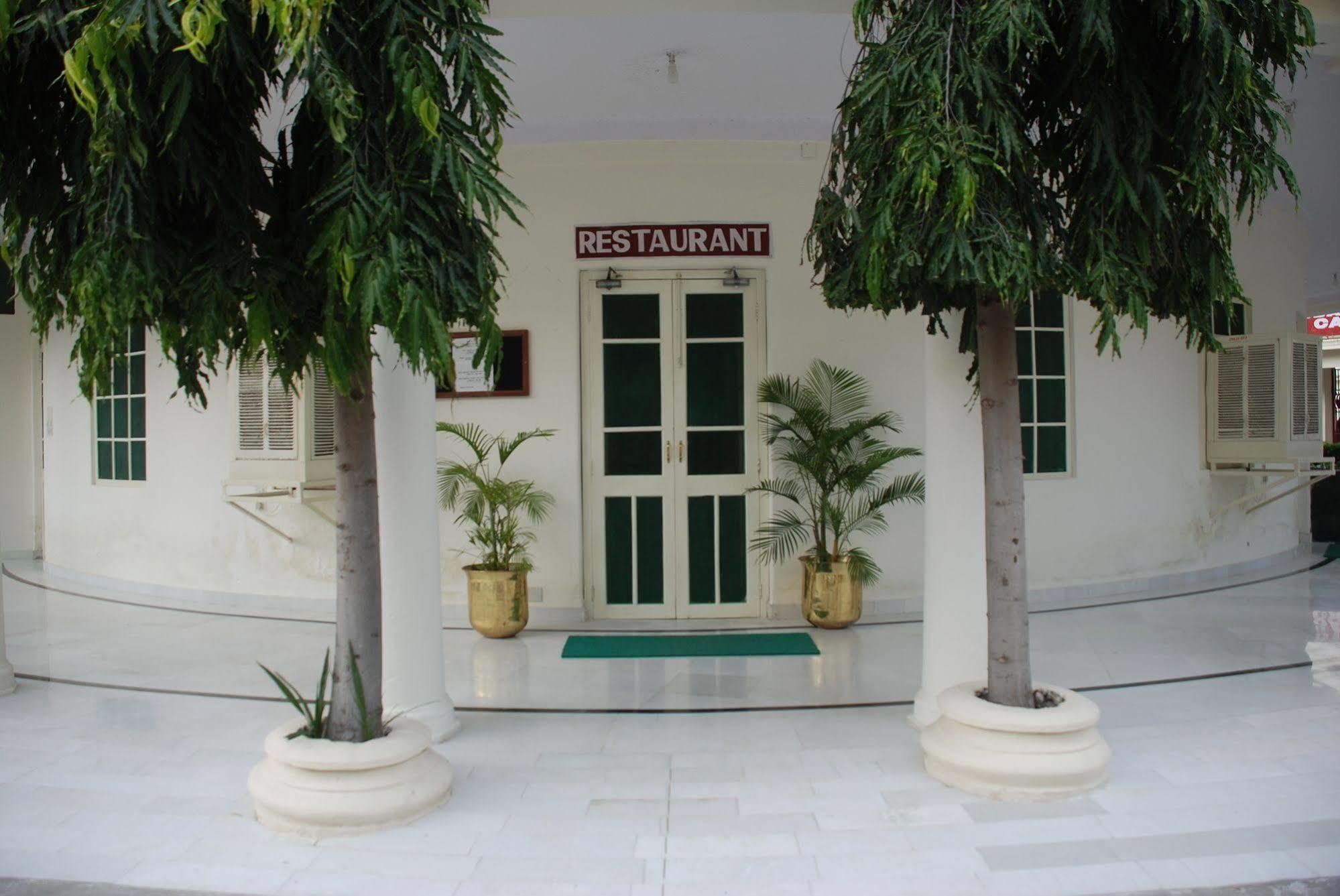 Garden Hotel - Heritage By Hrh Group Of Hotels Udaipur Exterior photo